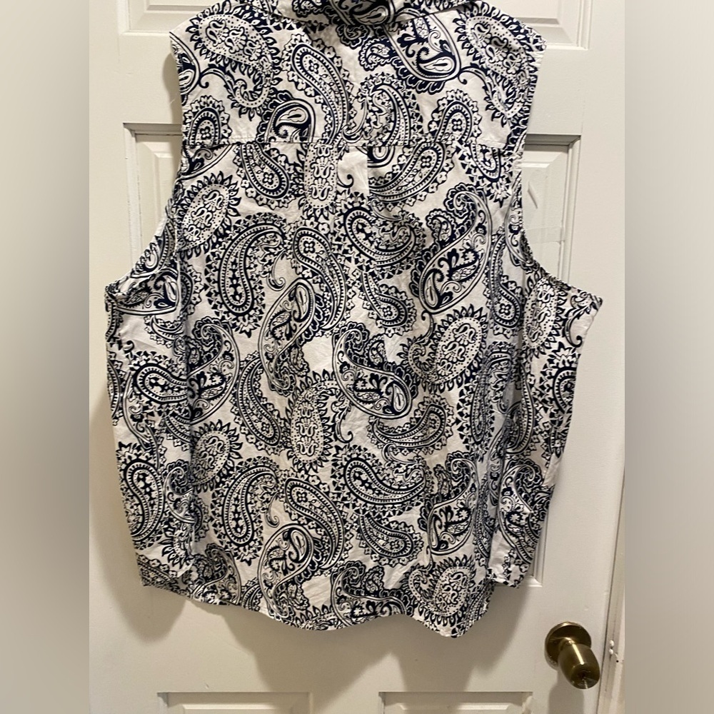 Paisley Print Sleeveless Blouse - Picture 2 of 2